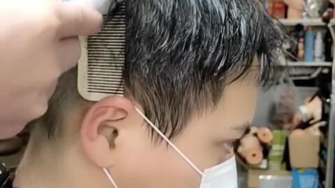 男士剪头发视频教程,轻松打造时尚短发