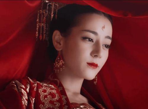 明星爆料吃瓜迪丽热巴,揭秘娱乐圈背后的真实故事