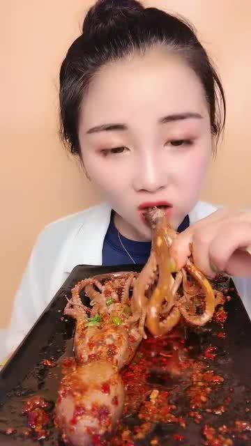 网红八爪鱼吃瓜爆料是真的吗,真相揭秘