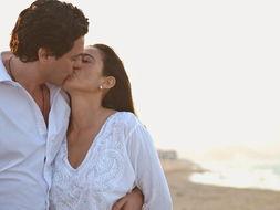 接吻刺激视频,揭秘接吻刺激视频背后的秘密