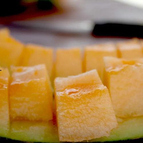 新疆哈密瓜今日头条,甜蜜滋味，今日头条聚焦瓜王传奇