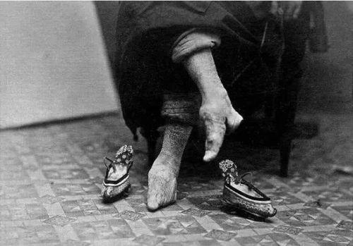 裹小脚视频,从裹小脚视频看古代女性束缚与变迁